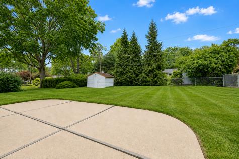 1742 East Tano Lane Mount Prospect IL 60056