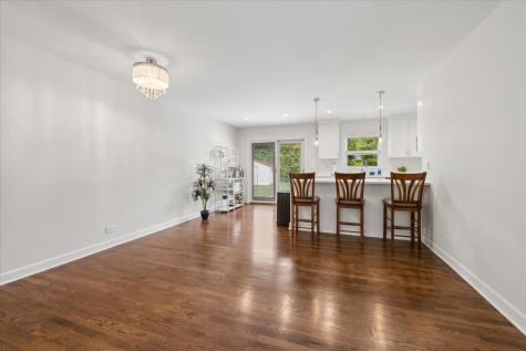 1742 East Tano Lane Mount Prospect IL 60056