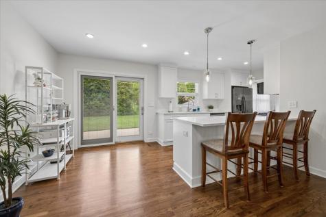 1742 East Tano Lane Mount Prospect IL 60056