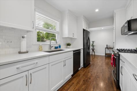 1742 East Tano Lane Mount Prospect IL 60056
