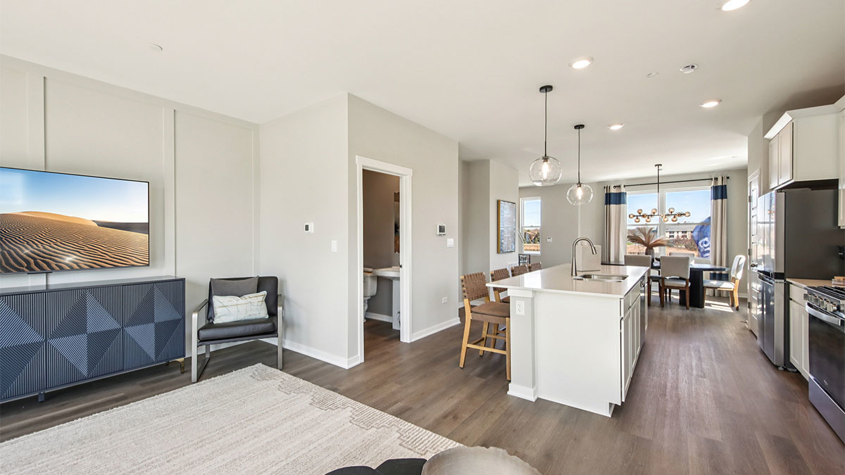 2226 Waters Edge Drive Schaumburg IL 60173