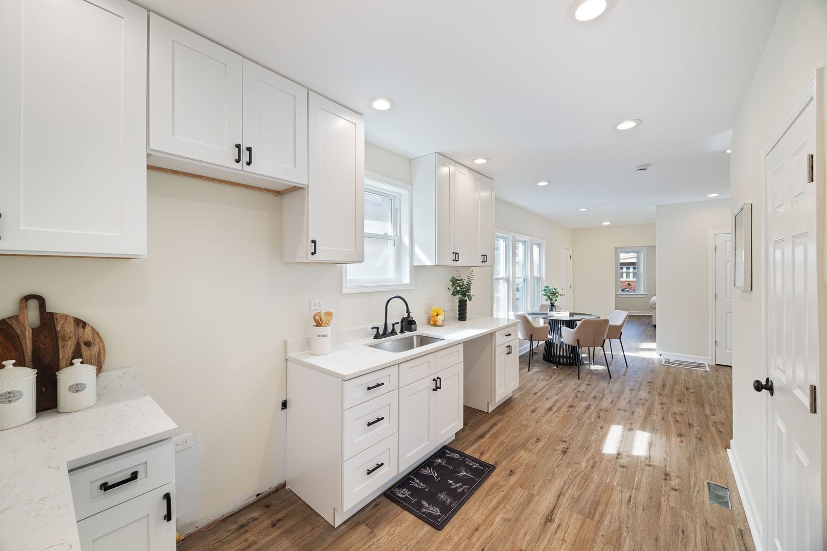 8429 South Dante Avenue Chicago IL 60619