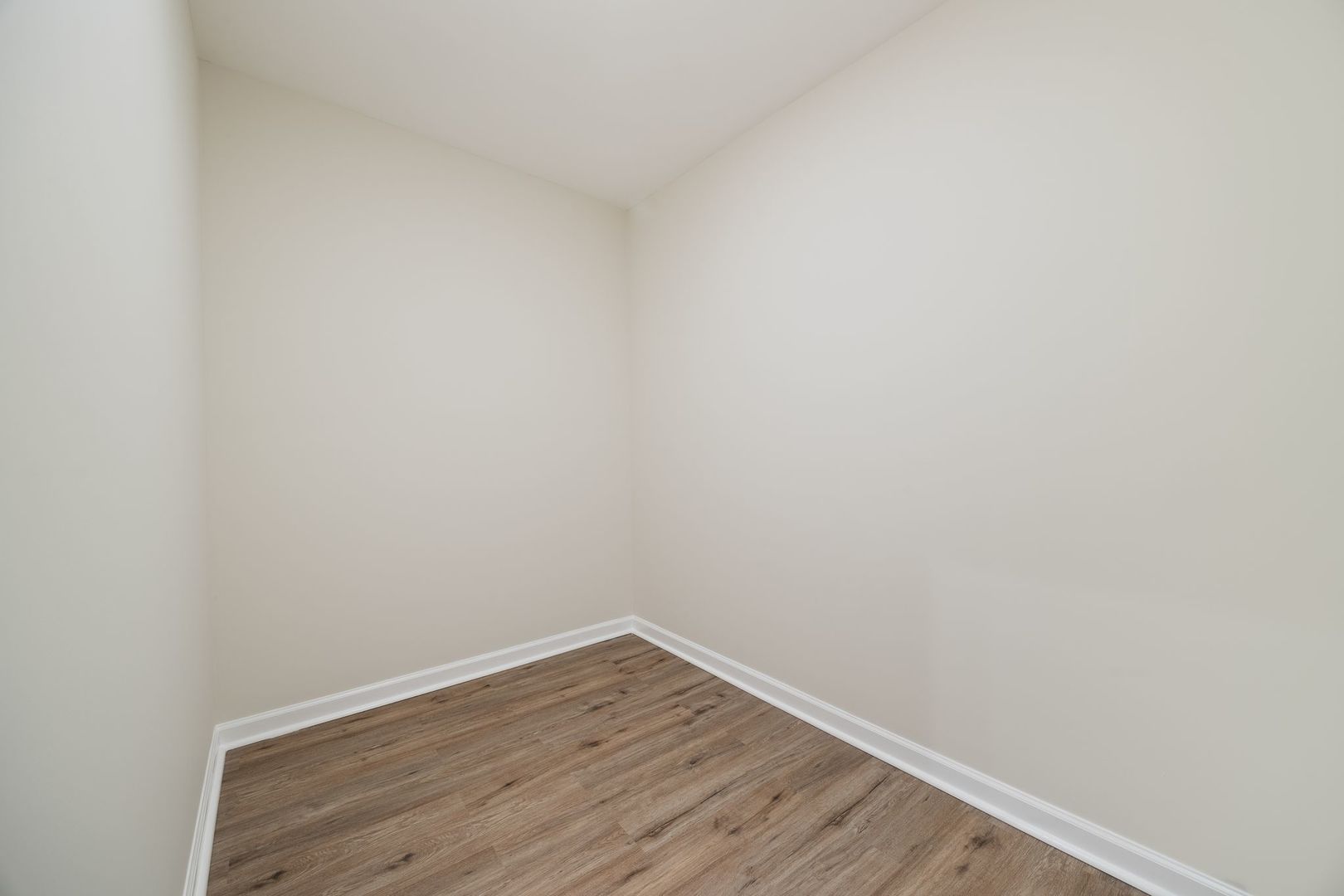 8429 South Dante Avenue Chicago IL 60619