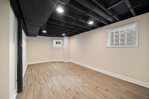 8429 South Dante Avenue Chicago IL 60619