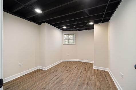 8429 South Dante Avenue Chicago IL 60619