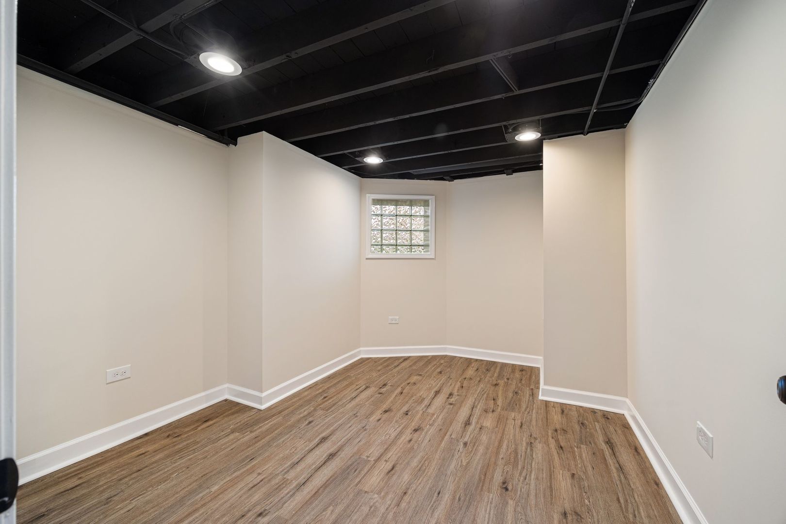 8429 South Dante Avenue Chicago IL 60619
