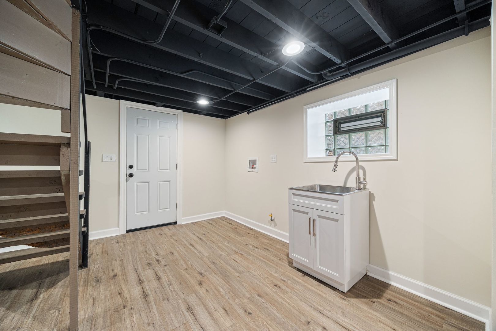 8429 South Dante Avenue Chicago IL 60619