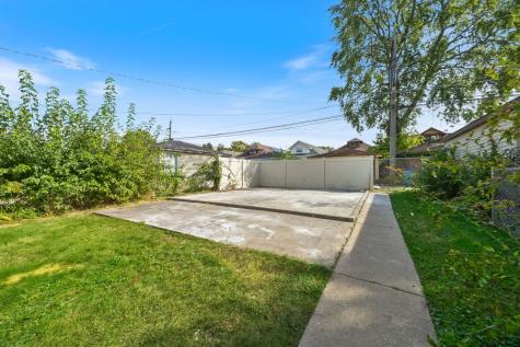 8429 South Dante Avenue Chicago IL 60619