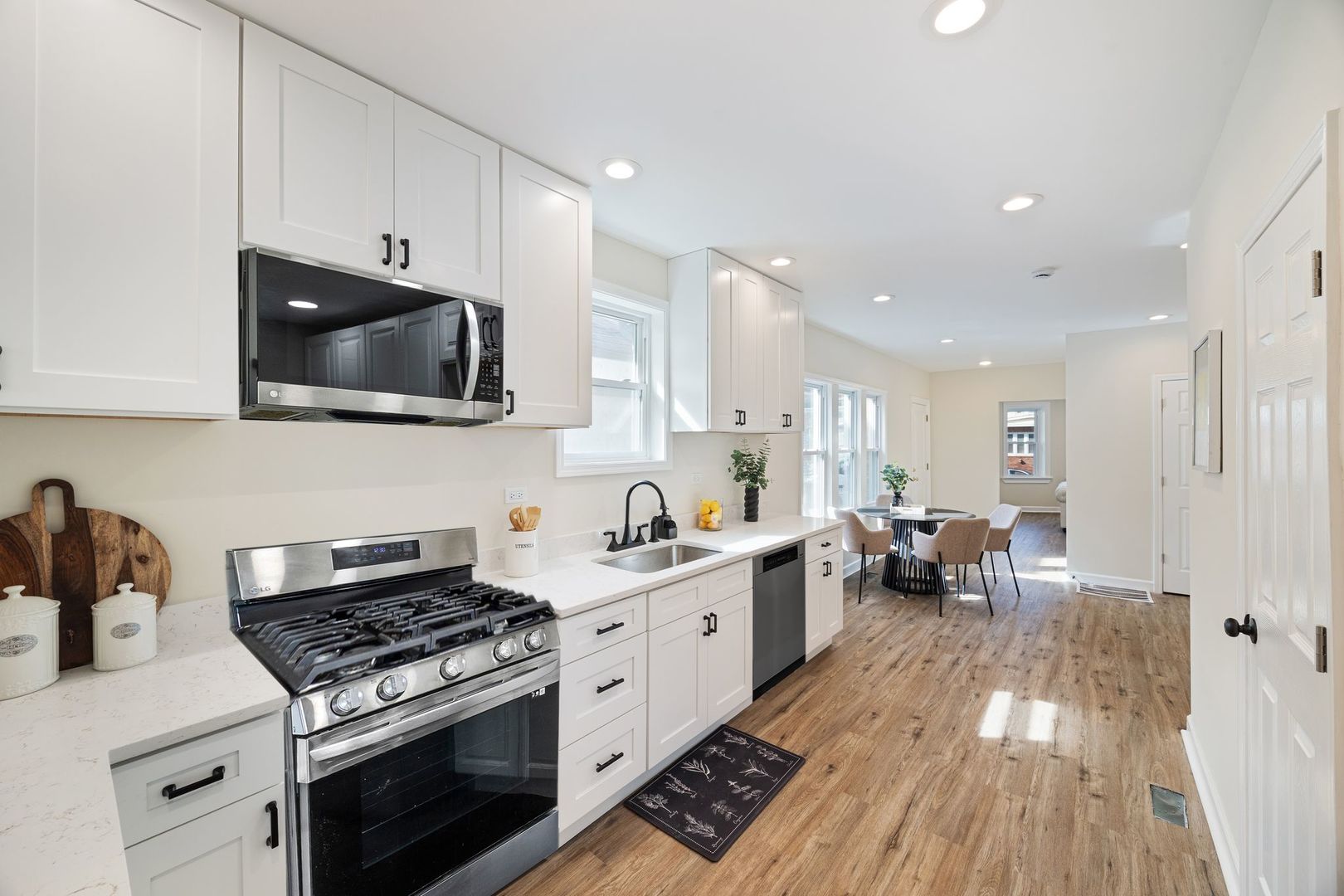 8429 South Dante Avenue Chicago IL 60619