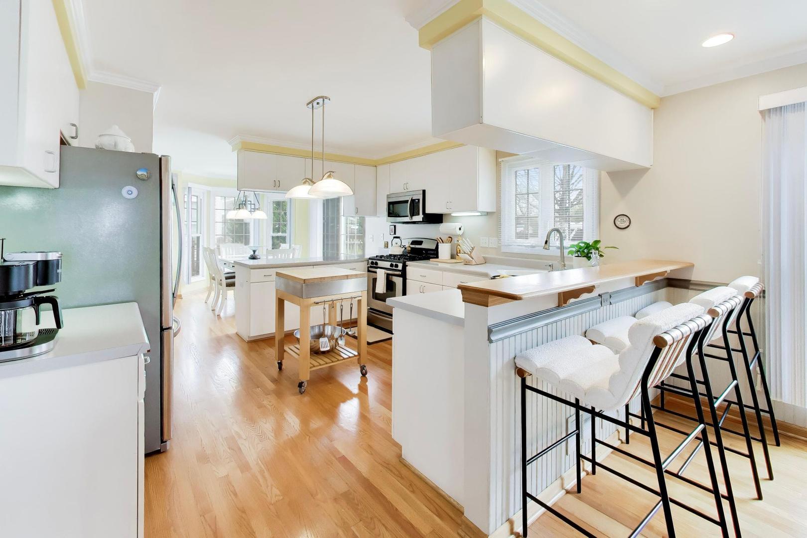 135 Corsaire Lane Schaumburg IL 60173