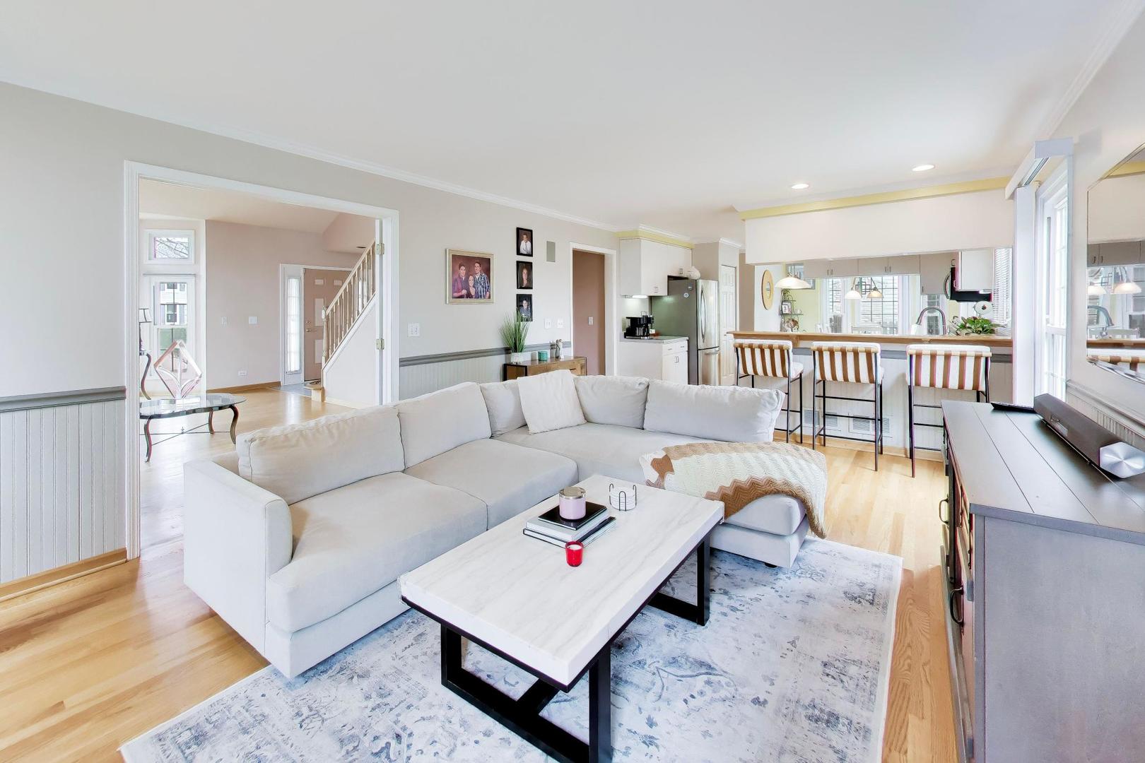 135 Corsaire Lane Schaumburg IL 60173