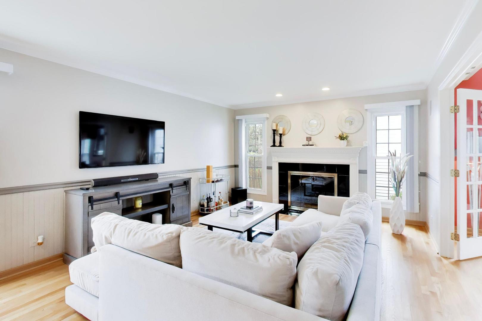 135 Corsaire Lane Schaumburg IL 60173
