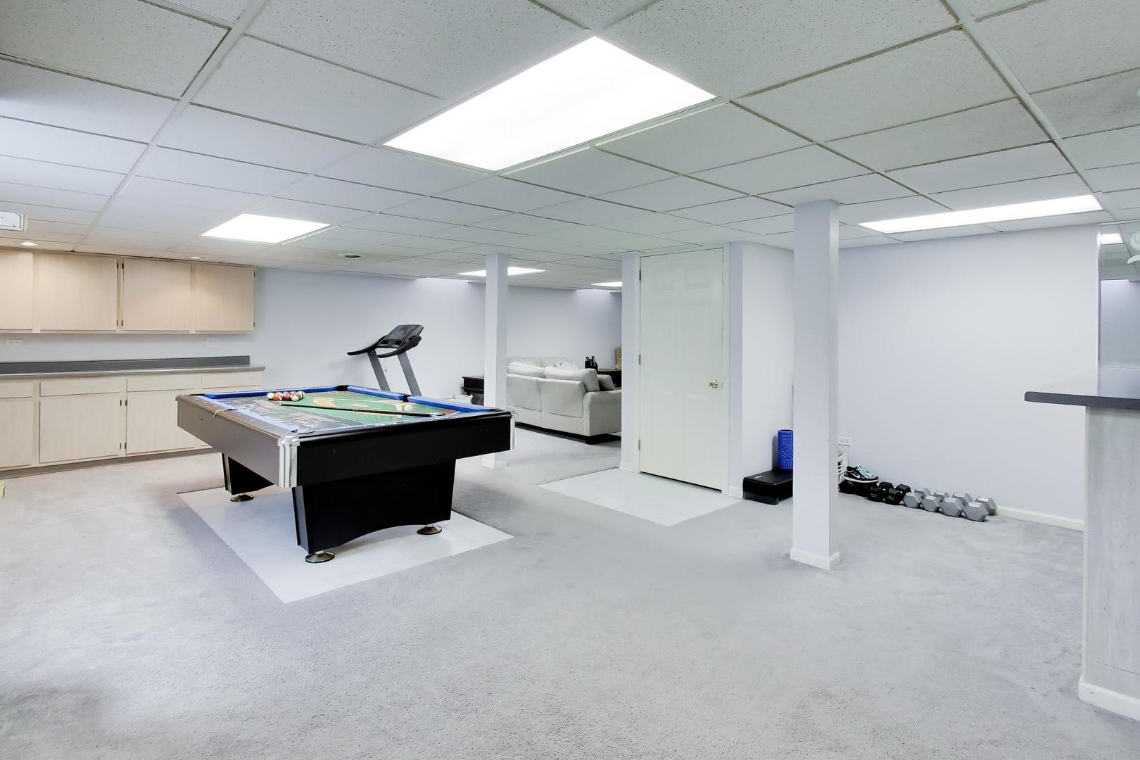 135 Corsaire Lane Schaumburg IL 60173
