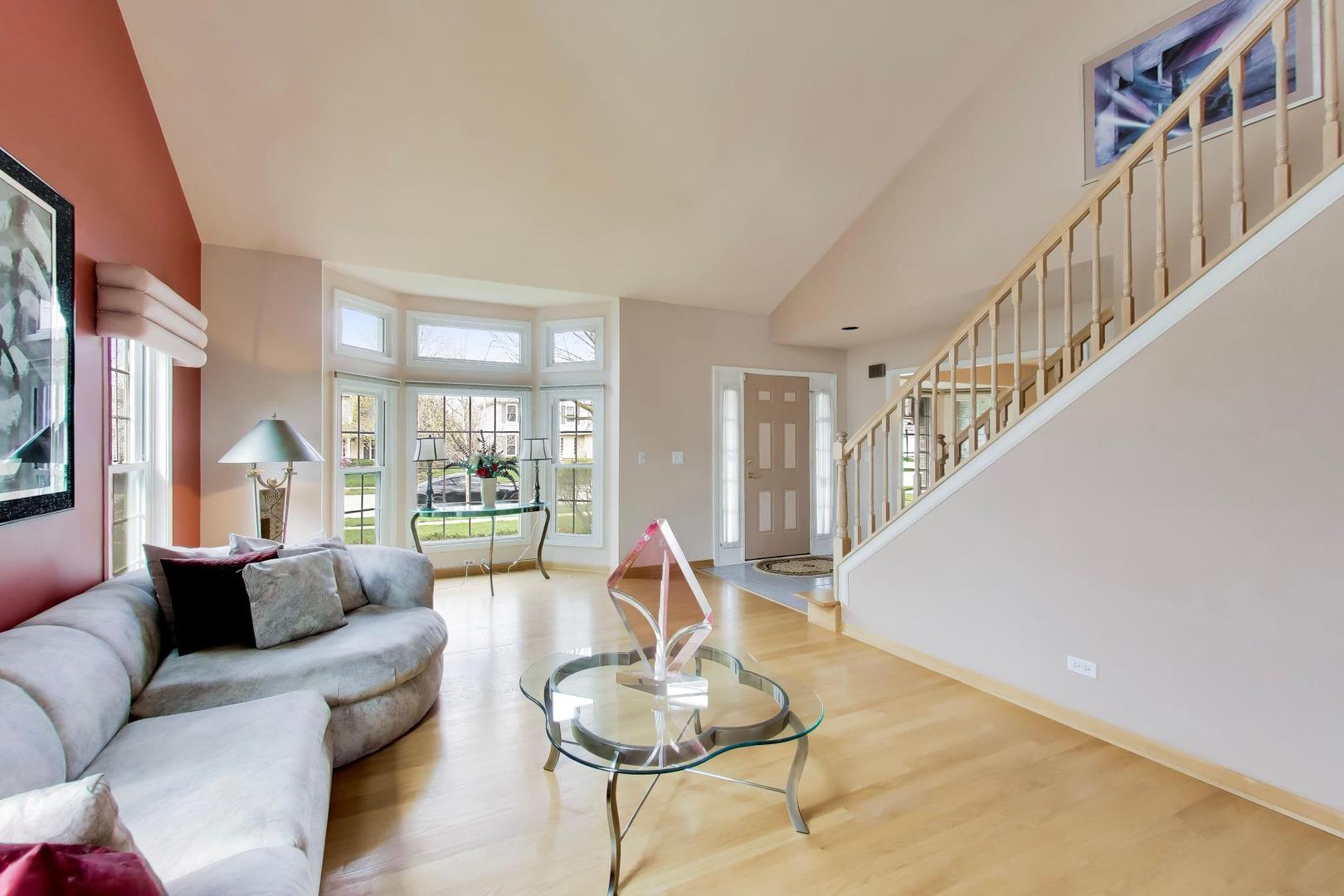135 Corsaire Lane Schaumburg IL 60173