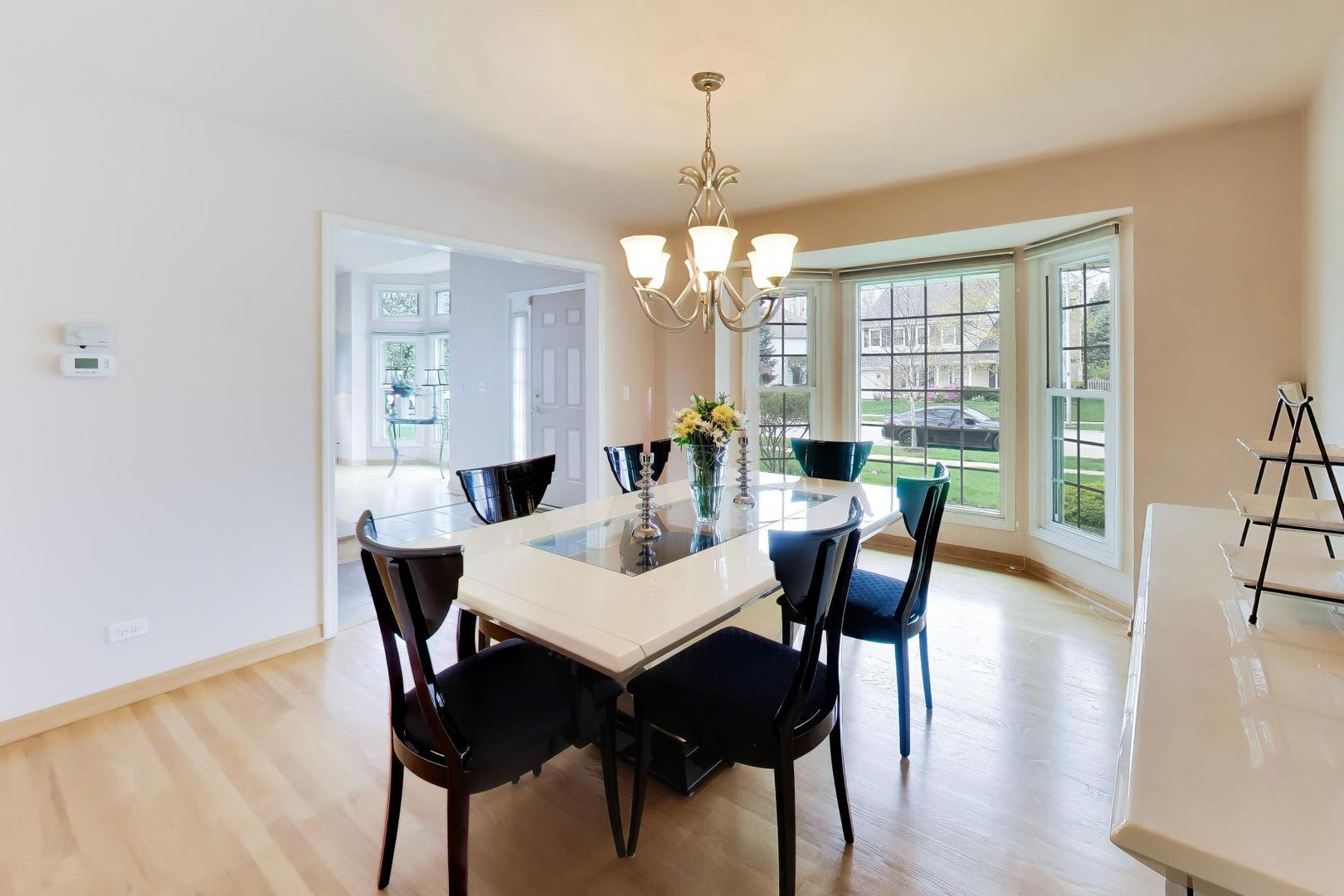 135 Corsaire Lane Schaumburg IL 60173