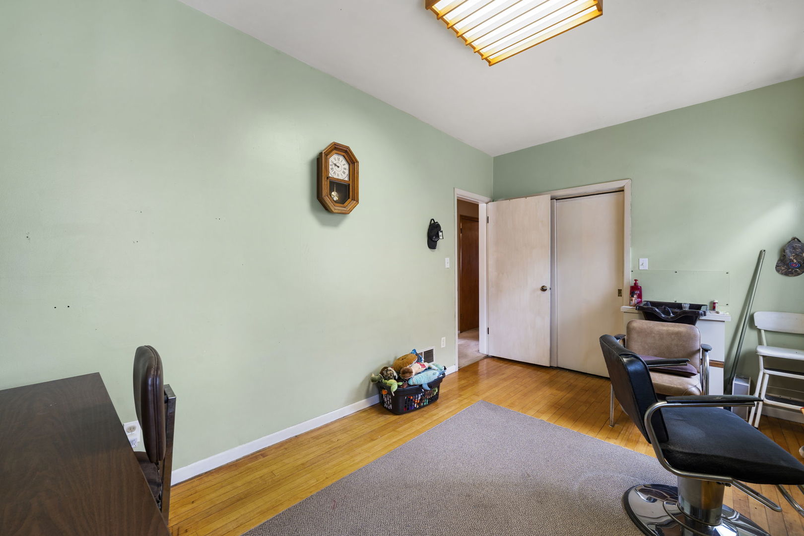 5706 North New Hampshire Avenue Chicago IL 60631