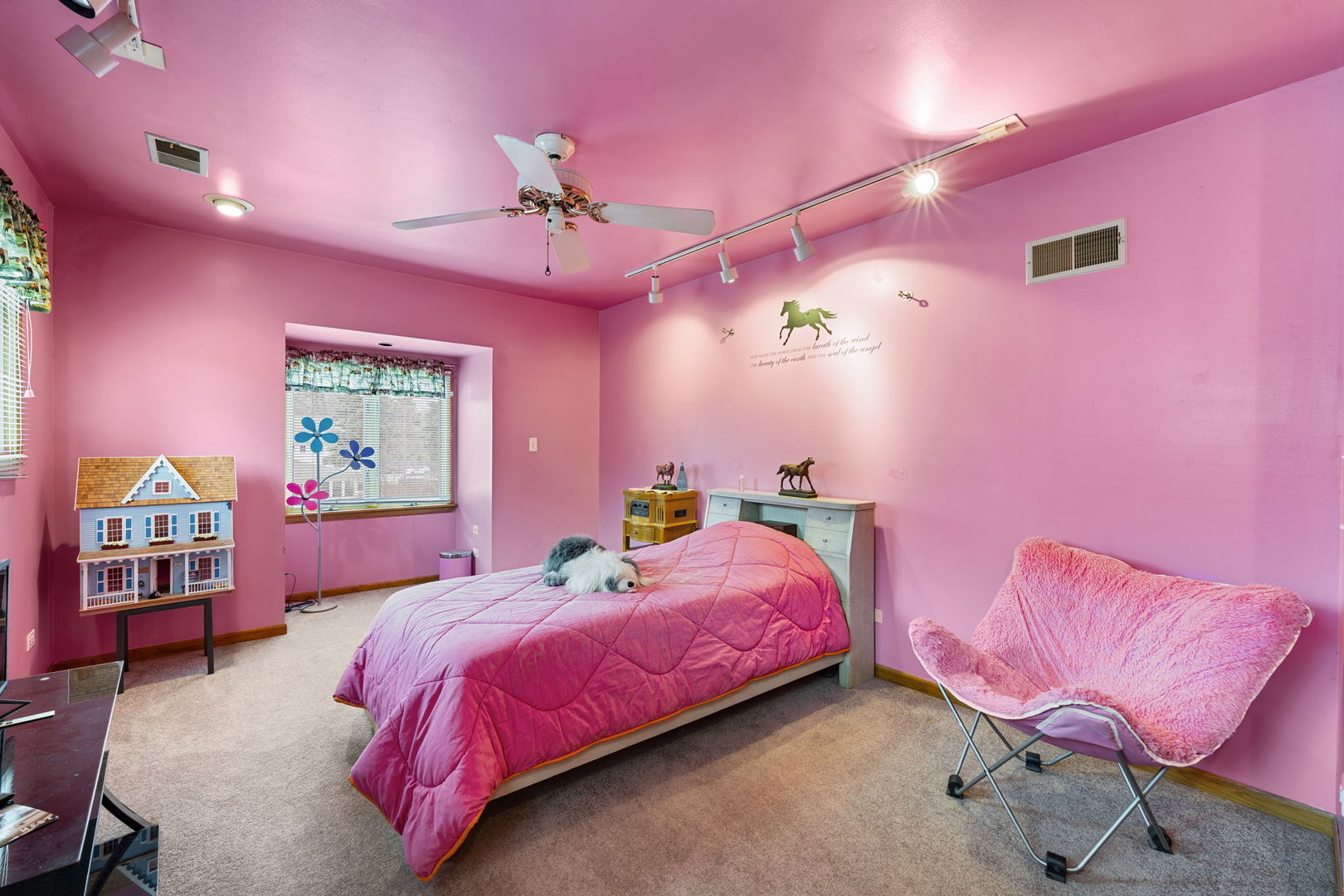 5706 North New Hampshire Avenue Chicago IL 60631