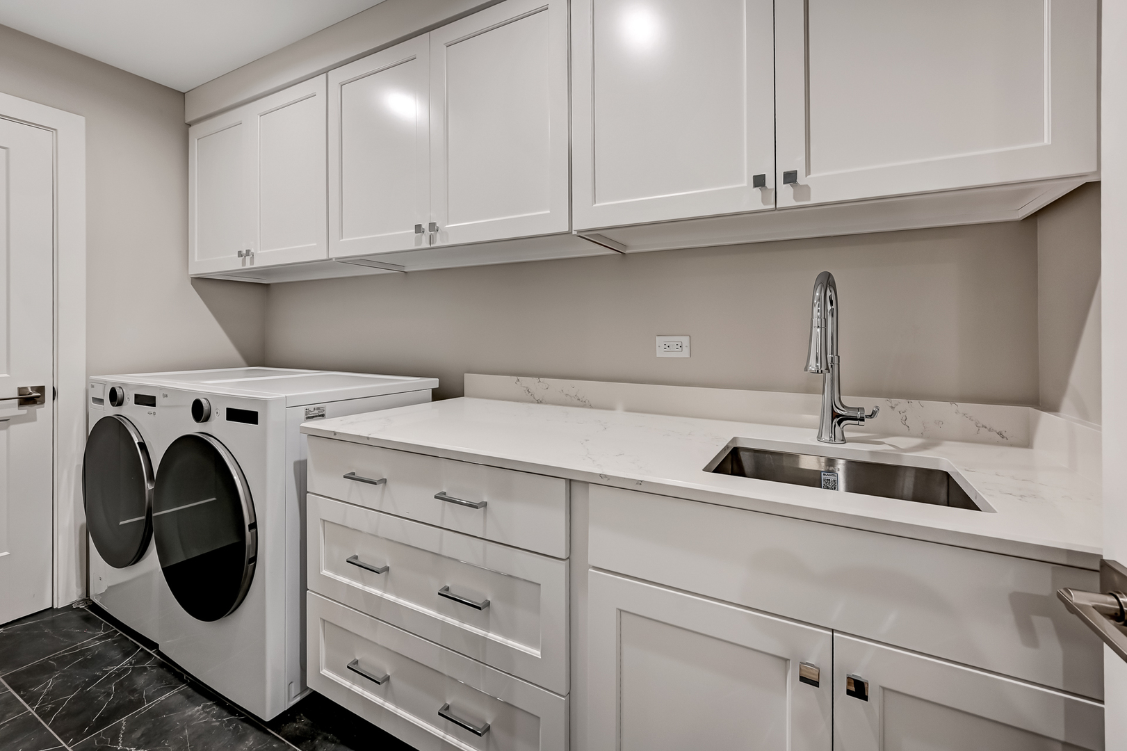 133 Harding Court Glen Ellyn IL 60137