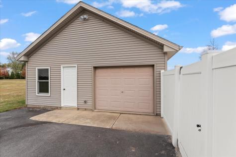 302 County Road 2650 N Mahomet IL 61853