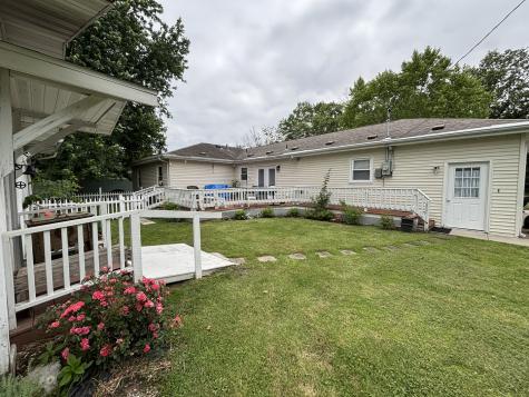 440 North Indiana Avenue Salem IL 62881