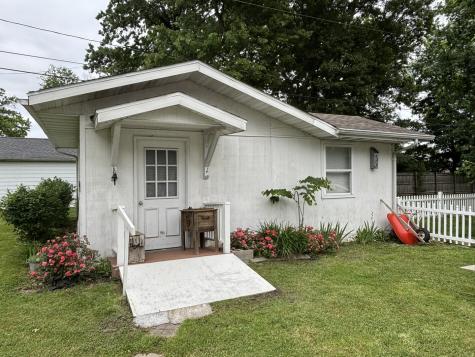 440 North Indiana Avenue Salem IL 62881