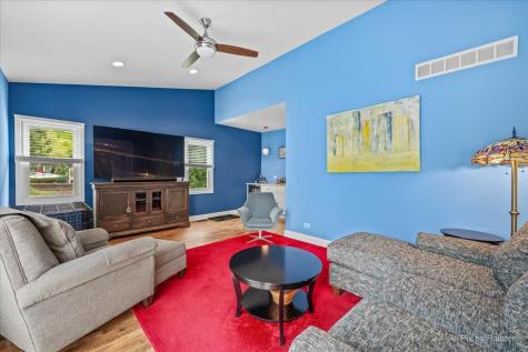 27W050 Sycamore Lane Winfield IL 60190