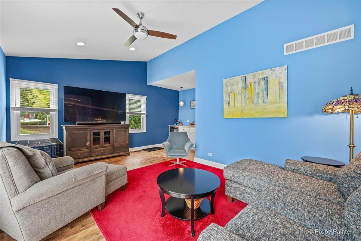 27W050 Sycamore Lane Winfield IL 60190