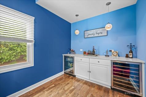 27W050 Sycamore Lane Winfield IL 60190