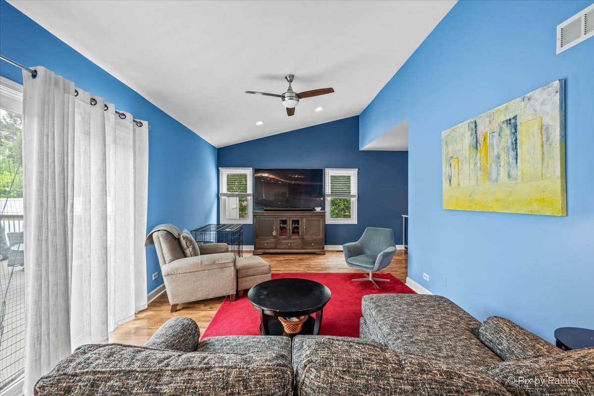 27W050 Sycamore Lane Winfield IL 60190
