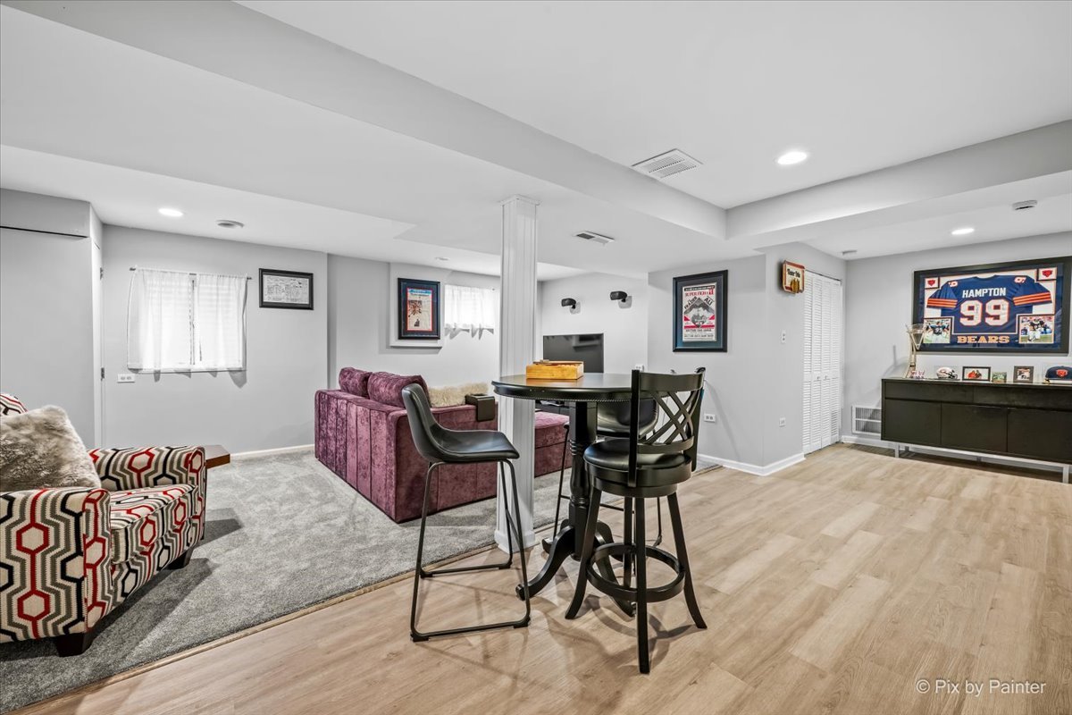 27W050 Sycamore Lane Winfield IL 60190