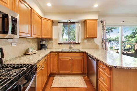 2004 Sprucewood Lane Lindenhurst IL 60046