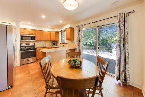 2004 Sprucewood Lane Lindenhurst IL 60046