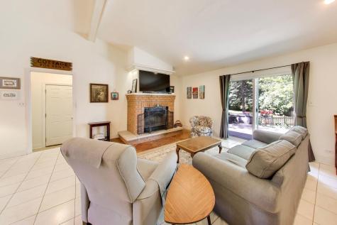 2004 Sprucewood Lane Lindenhurst IL 60046