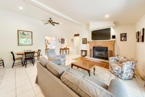 2004 Sprucewood Lane Lindenhurst IL 60046