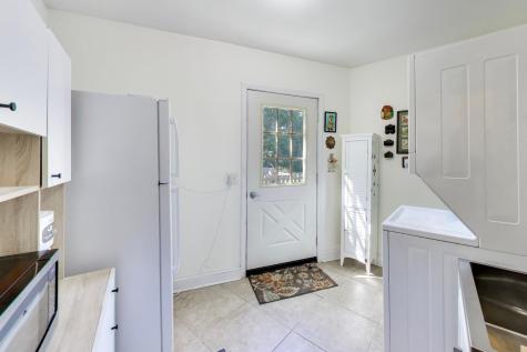 2004 Sprucewood Lane Lindenhurst IL 60046