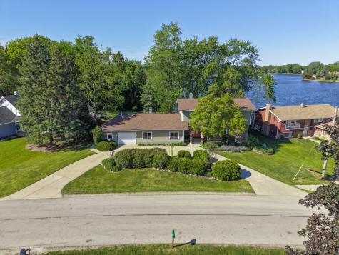 2004 Sprucewood Lane Lindenhurst IL 60046