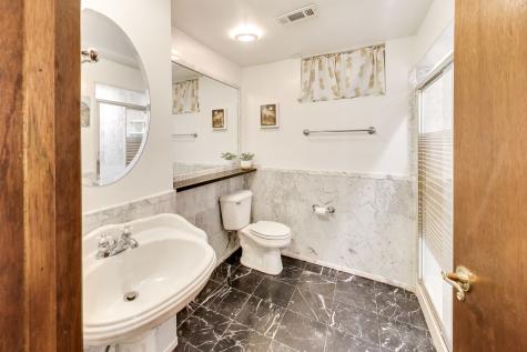 2004 Sprucewood Lane Lindenhurst IL 60046