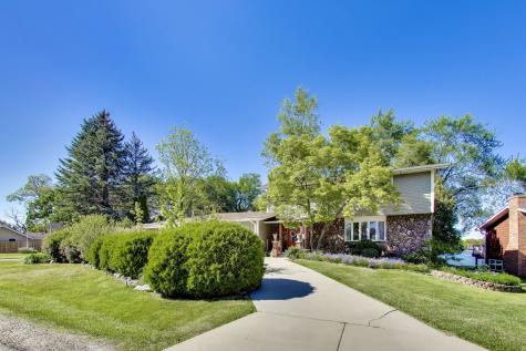 2004 Sprucewood Lane Lindenhurst IL 60046