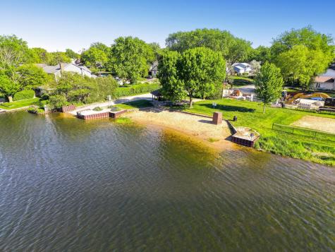 2004 Sprucewood Lane Lindenhurst IL 60046