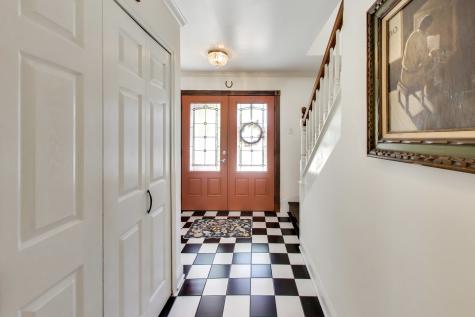2004 Sprucewood Lane Lindenhurst IL 60046