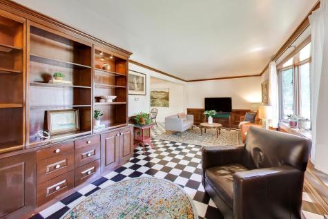 2004 Sprucewood Lane Lindenhurst IL 60046