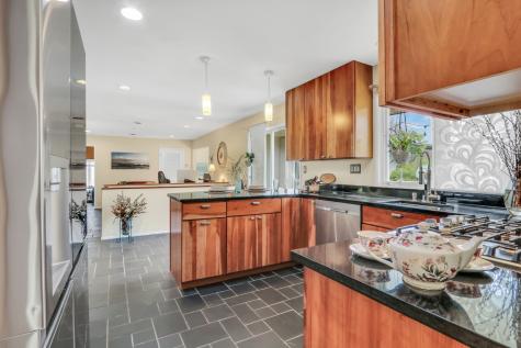 180 Crescent Knoll Drive Green Oaks IL 60048
