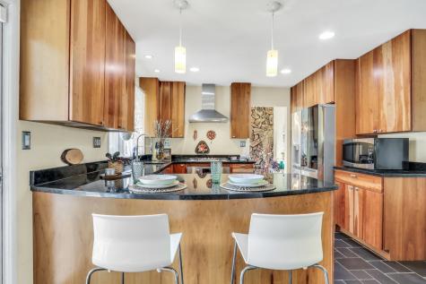 180 Crescent Knoll Drive Green Oaks IL 60048