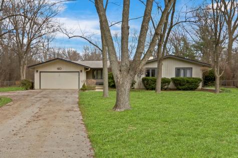 180 Crescent Knoll Drive Green Oaks IL 60048