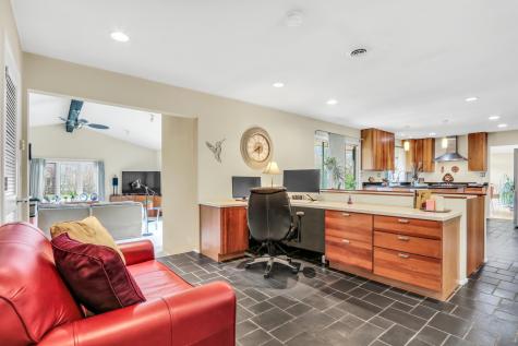 180 Crescent Knoll Drive Green Oaks IL 60048