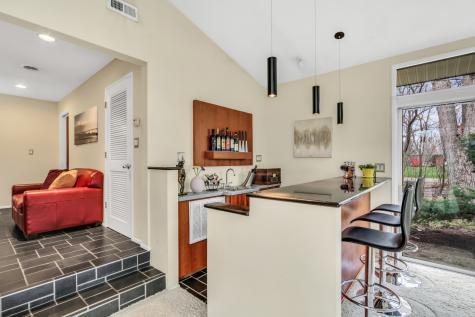 180 Crescent Knoll Drive Green Oaks IL 60048