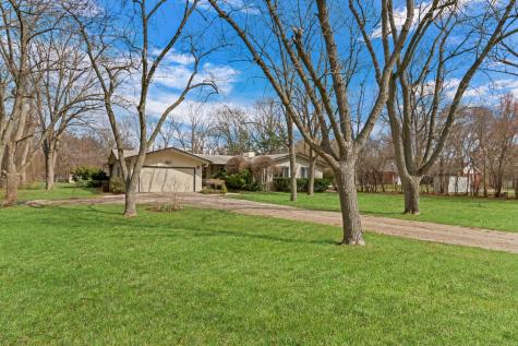 180 Crescent Knoll Drive Green Oaks IL 60048