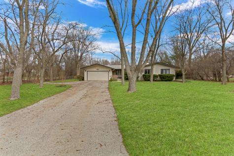 180 Crescent Knoll Drive Green Oaks IL 60048