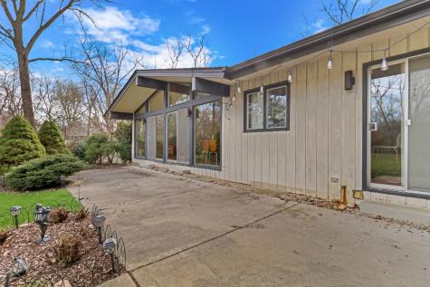 180 Crescent Knoll Drive Green Oaks IL 60048