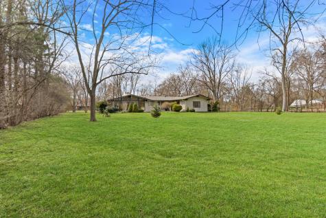 180 Crescent Knoll Drive Green Oaks IL 60048